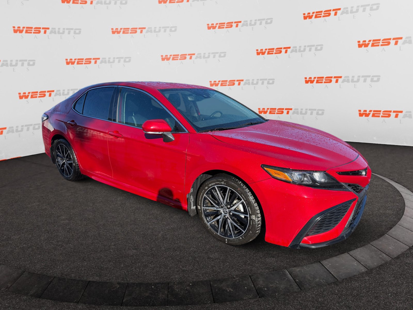 Used 2023 Toyota Camry SE FWD image 7