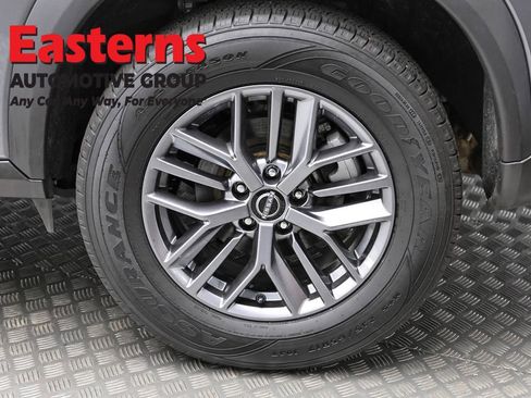 Used 2024 Nissan Rogue S image 8