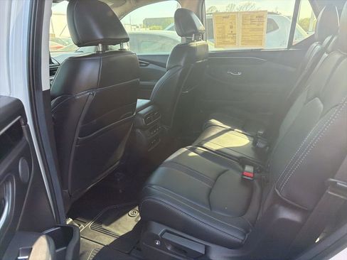 Used 2025 Honda Pilot EX-L image 6