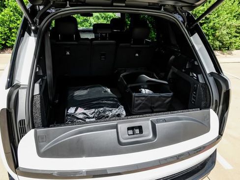 New 2026 Land Rover Range Rover Long Wheelbase SE AWD/4WD image 68