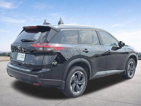 Certified 2024 Nissan Rogue SV w/ SV Premium Package FWD image 5