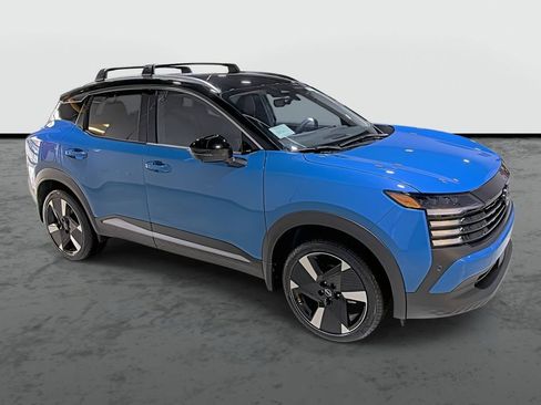 New 2026 Nissan Kicks SR w/ Illumination Package AWD/4WD image 5