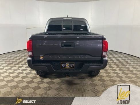 Used 2022 Toyota Tacoma SR AWD/4WD image 5