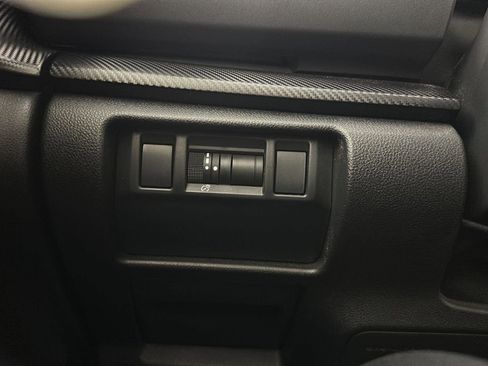 Used 2024 Subaru Crosstrek 2.0i Premium image 9