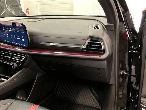 Used 2025 Chevrolet Traverse RS w/ LPO, Floor Liner Package AWD/4WD image 15