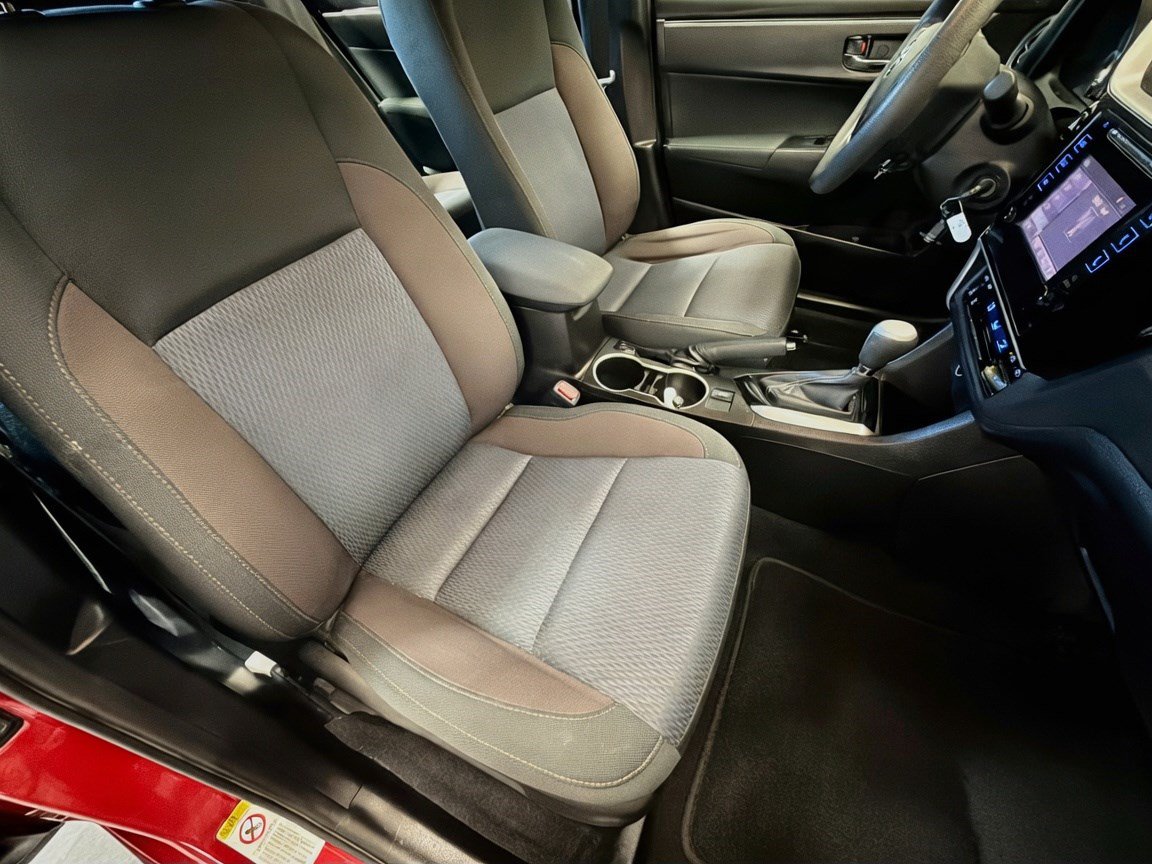 Used 2017 Toyota Corolla LE FWD image 15
