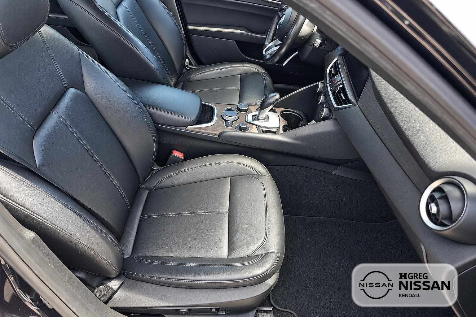 Used 2022 Alfa Romeo Giulia Ti RWD image 11
