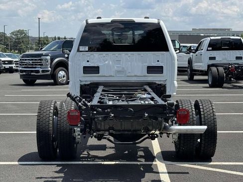 New 2025 Ford F450 XL w/ XL Chrome Package image 4