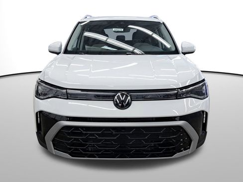 New 2025 Volkswagen Taos SEL image 2