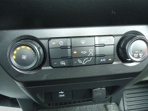 Used 2020 Ford F250 XL w/ Power Equipment Group AWD/4WD image 16