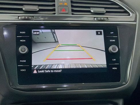 Certified 2023 Volkswagen Tiguan SE w/ Panoramic Sunroof Package image 14