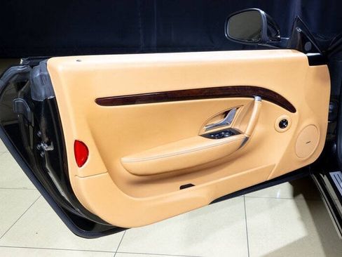 Used 2015 Maserati GranTurismo Convertible RWD image 42