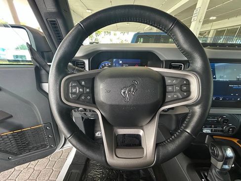 Used 2023 Ford Bronco Badlands AWD/4WD image 17