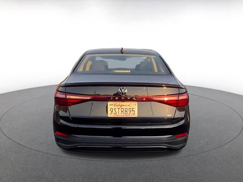 Used 2025 Volkswagen Jetta SE image 7
