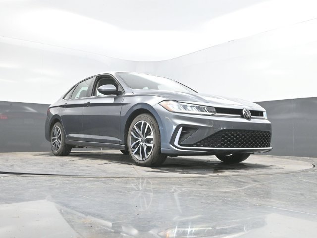 Used 2025 Volkswagen Jetta SE FWD image 43
