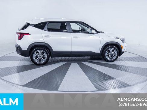 Used 2026 Kia Seltos LX FWD image 11