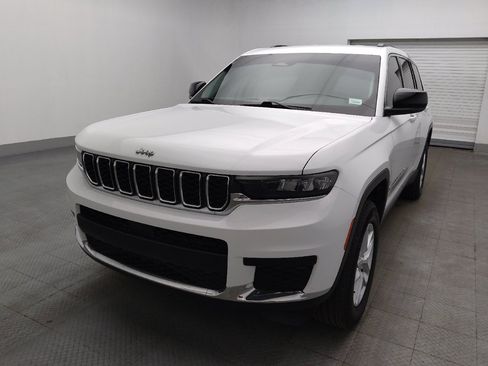 Used 2022 Jeep Grand Cherokee L Laredo w/ Luxury Tech Group I image 15