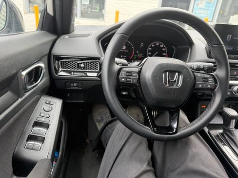 Used 2025 Honda Civic Sport image 8