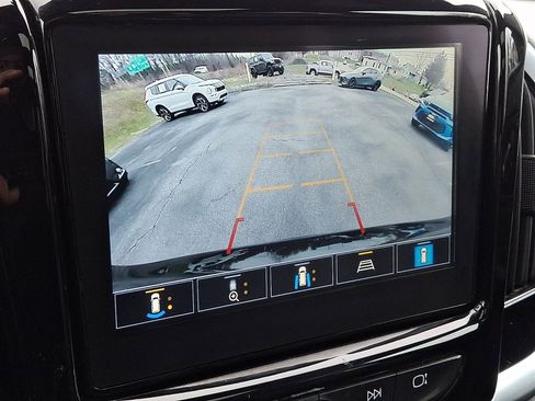 Used 2022 Chevrolet Traverse RS image 19