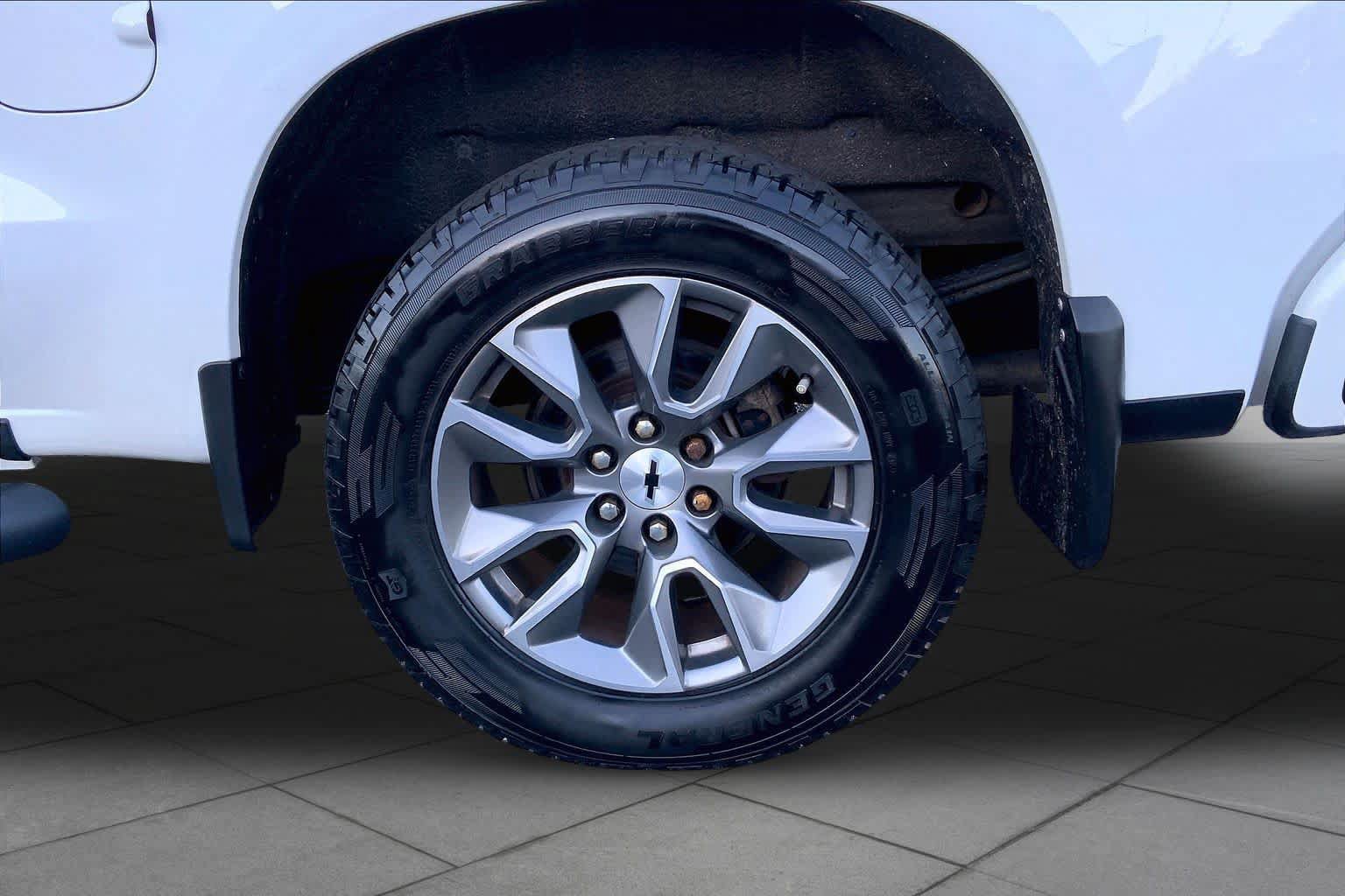 Used 2019 Chevrolet Silverado 1500 RST AWD/4WD image 10