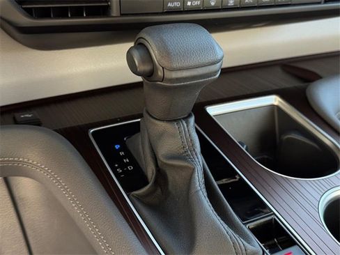Used 2024 Toyota Sienna LE image 19