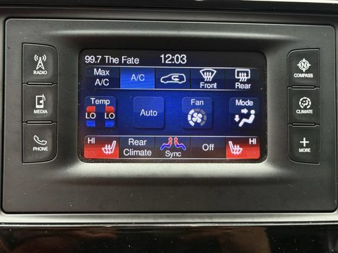 Used 2017 Chrysler Pacifica Touring-L image 34