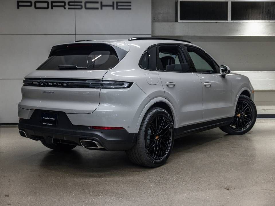 Certified 2026 Porsche Cayenne AWD/4WD image 17