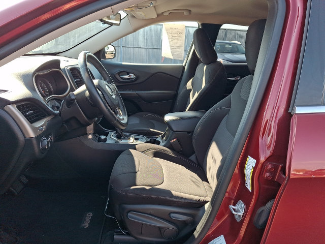 Used 2015 Jeep Cherokee Latitude AWD/4WD image 10