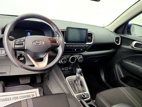 Used 2023 Hyundai Venue SEL FWD image 13