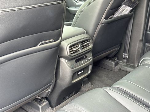 Used 2023 Honda Pilot Touring image 23