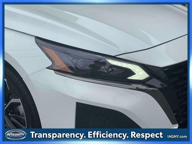 Certified 2023 Nissan Altima 2.5 SR FWD image 10