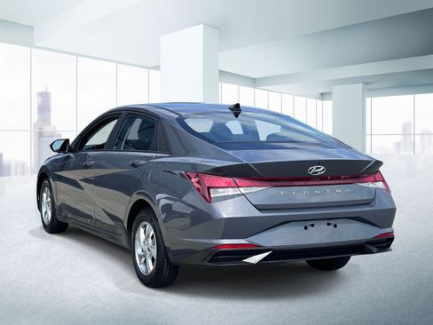 Used 2023 Hyundai Elantra SE FWD image 3