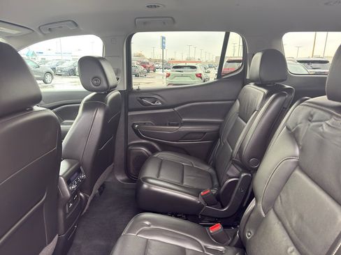 Certified 2022 GMC Acadia SLT w/ Preferred Package image 33