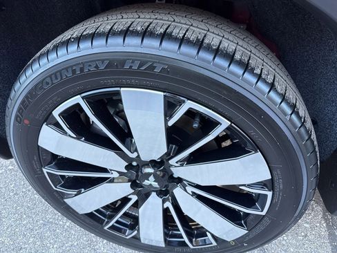 New 2026 Mitsubishi Outlander SEL image 11