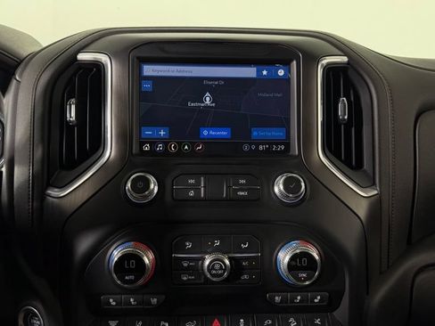 Used 2022 GMC Sierra 2500 AT4 w/ AT4 Premium Plus Package AWD/4WD image 19