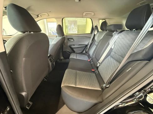 Used 2023 Nissan Rogue SV AWD/4WD image 16