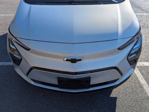 Used 2022 Chevrolet Bolt LT w/ Infotainment Package image 12