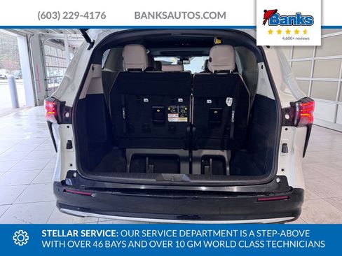 Used 2023 Toyota Sienna Limited image 8