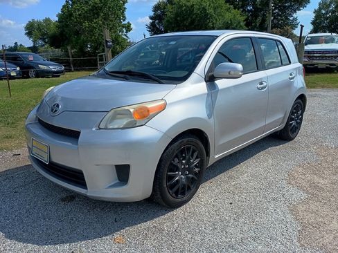 Used 2012 Scion xD FWD image 2