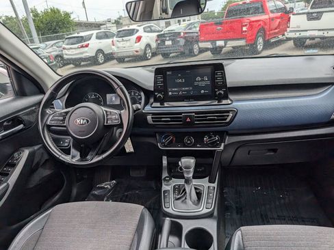 Used 2021 Kia Seltos S AWD/4WD image 14