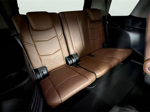 Used 2017 Cadillac Escalade Premium Luxury image 35