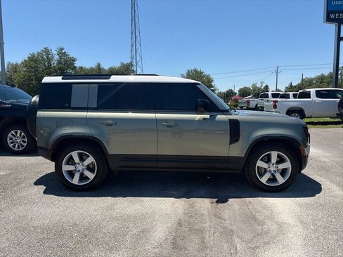 Used 2025 Land Rover Defender 110 S AWD/4WD image 9