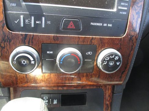 Used 2014 Chevrolet Traverse LT w/ LPO, 'HIT The Road' Package image 24