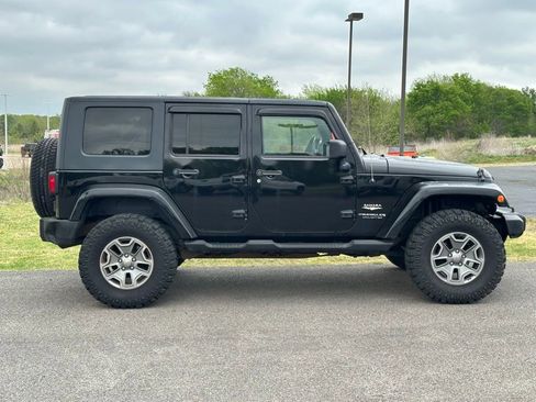 Used 2008 Jeep Wrangler Unlimited Sahara w/ Trailer Tow Group AWD/4WD image 4