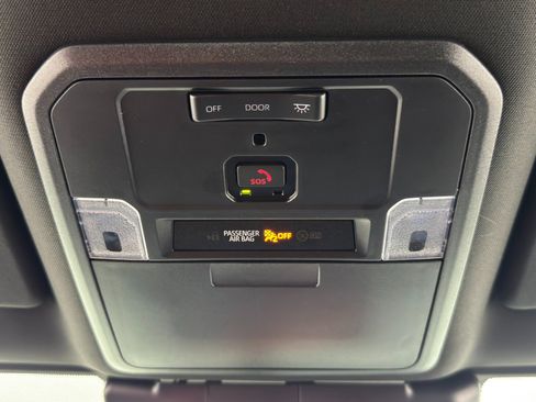 Used 2024 Toyota Tacoma SR w/ SR Upgrade Package image 33