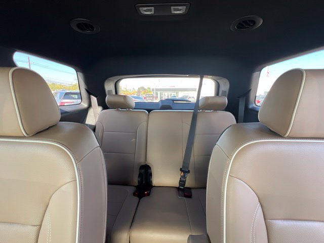Used 2022 Chevrolet Traverse Premier w/ LPO, Floor Liner Package FWD image 18