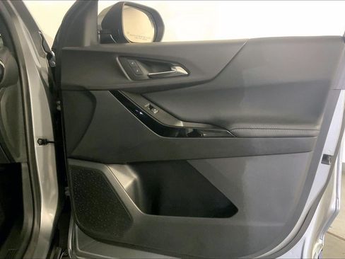 Used 2025 Chevrolet Equinox LT FWD image 25