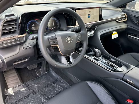 New 2026 Toyota Crown Signia image 7