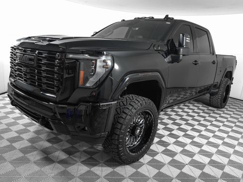 Used 2025 GMC Sierra 2500 Denali w/ Denali Reserve Package image 9