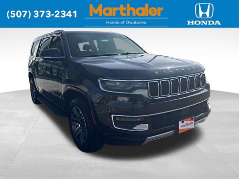 Used 2024 Jeep Wagoneer Series II w/ Flexible Seating Group AWD/4WD image 7